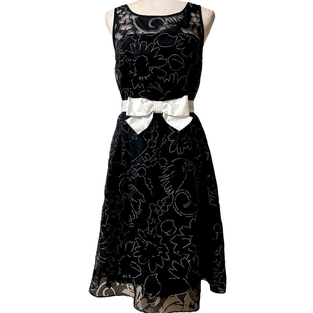 White House Black Market Floral black & white Lace Dress with Bow 6 NWT - Picture 4 of 11
